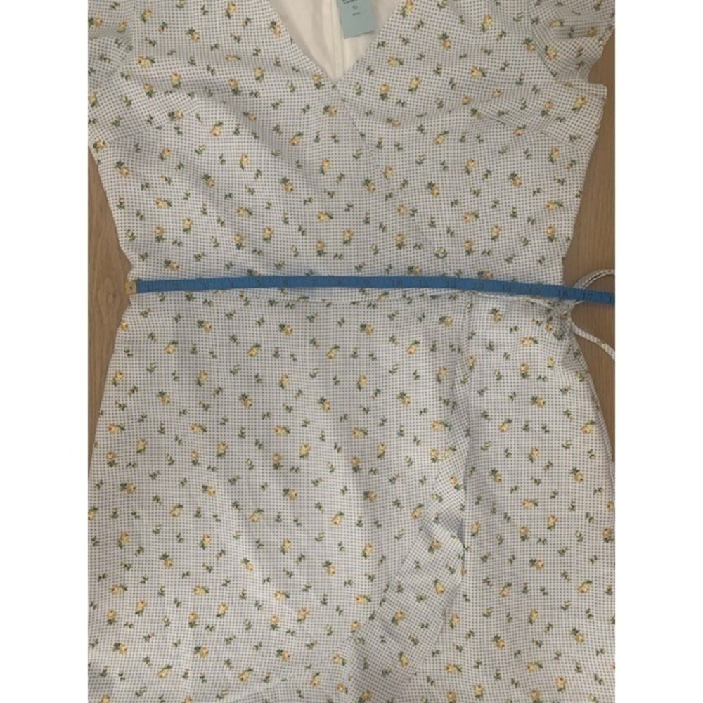 NWT LOFT Blue Gingham Floral Wrap Dress Flutter Sleeve Size 10P - Picture 4 of 7